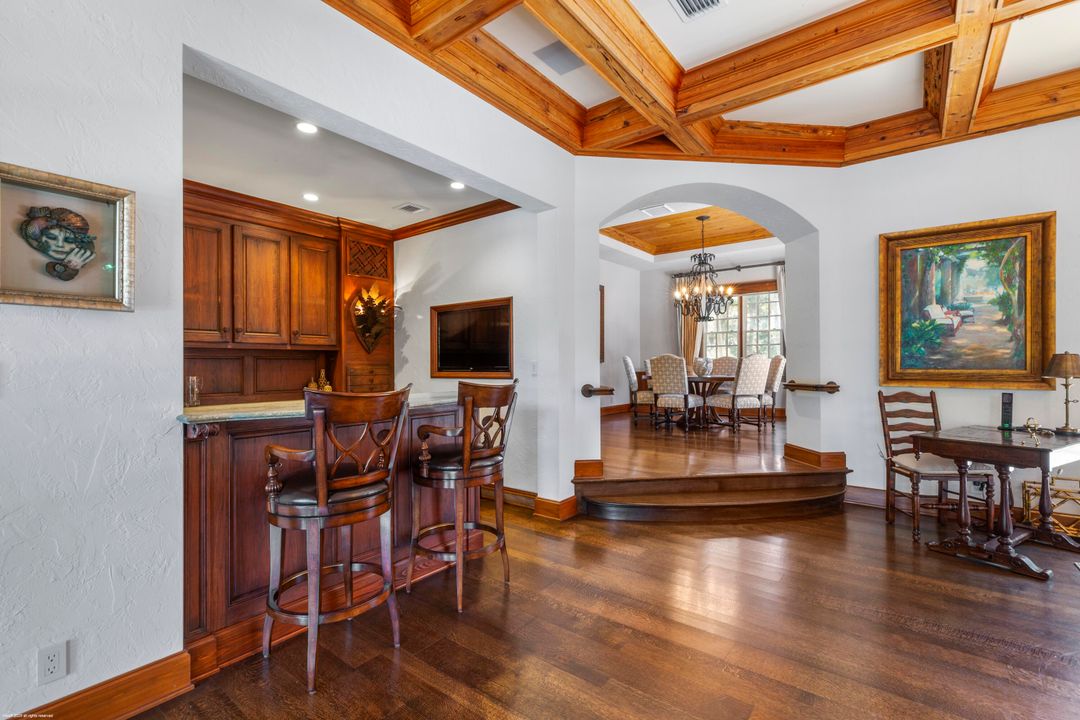 待售: $24,000,000 (7 贝兹, 7 浴室, 7653 平方英尺)