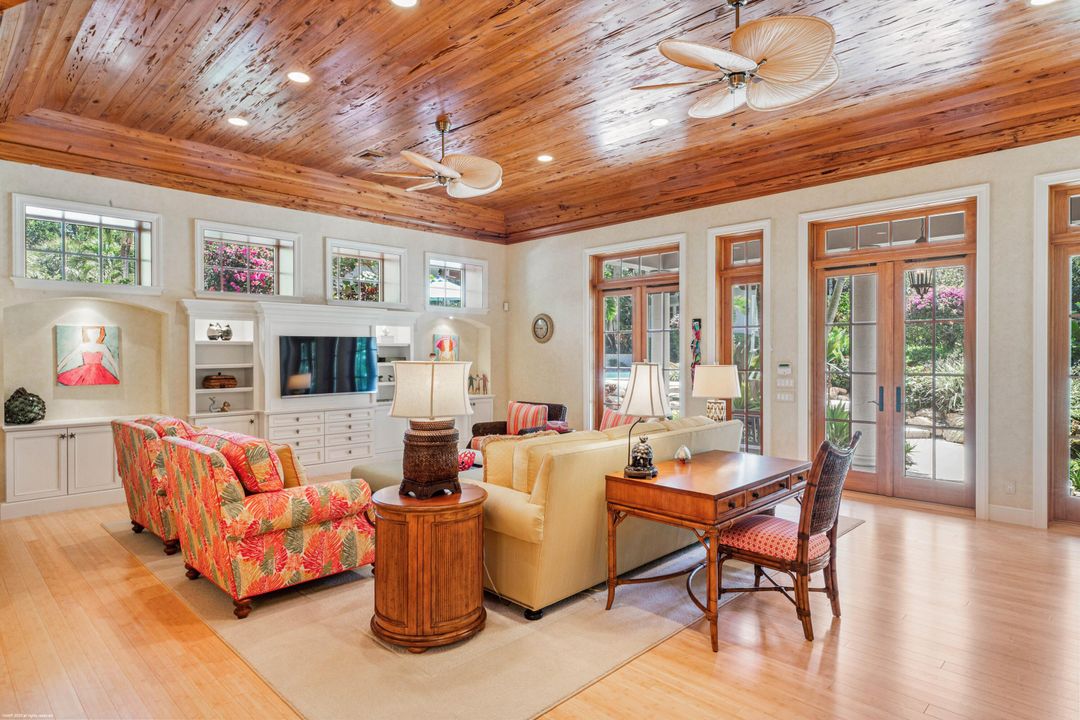 待售: $24,000,000 (7 贝兹, 7 浴室, 7653 平方英尺)