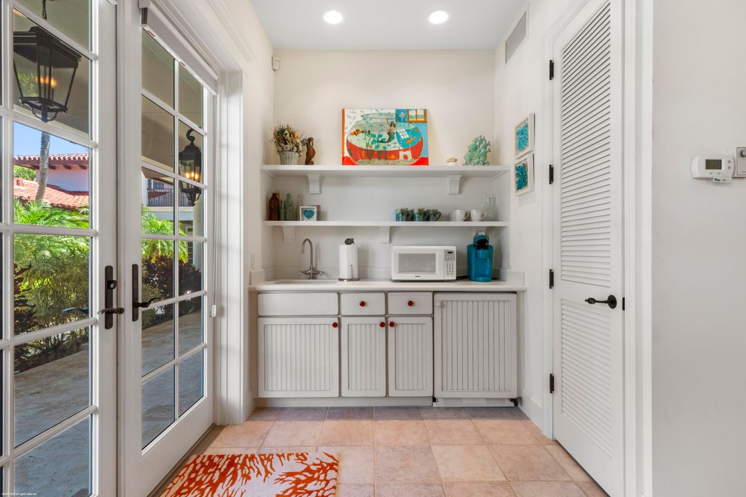 待售: $24,000,000 (7 贝兹, 7 浴室, 7653 平方英尺)