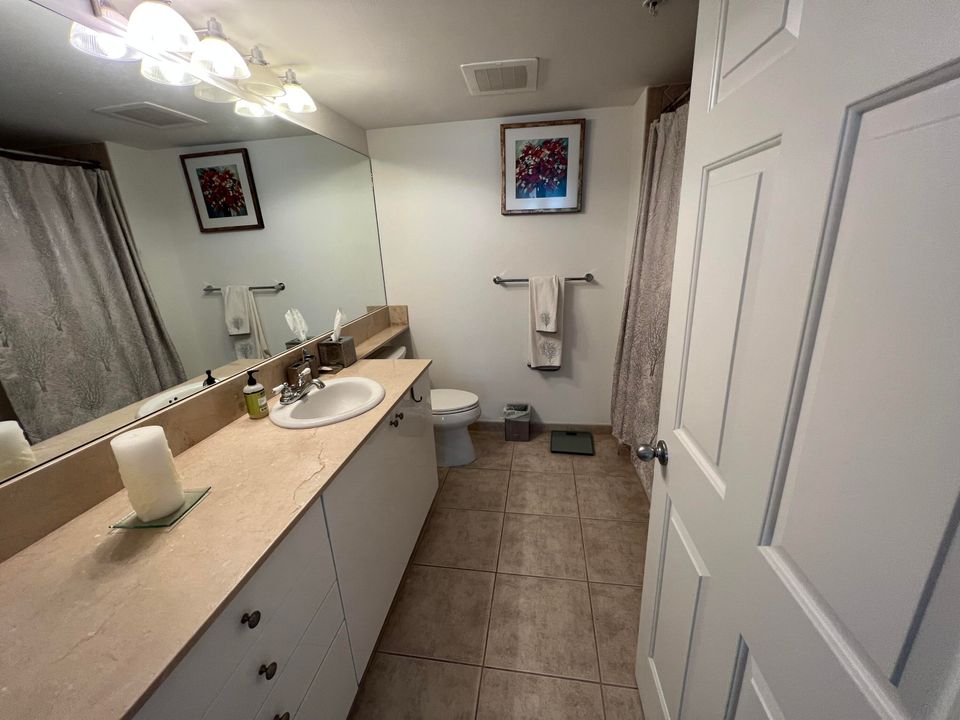 合同活跃: $5,500 (2 贝兹, 2 浴室, 1206 平方英尺)