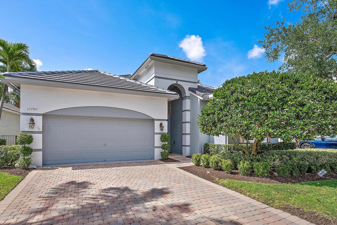 Active With Contract: $629,000 (3 beds, 2 baths, 1970 Square Feet)