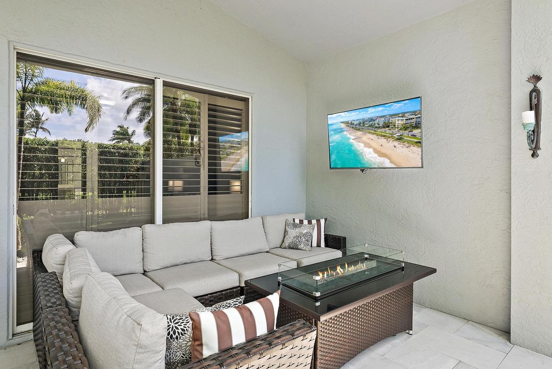 Active With Contract: $629,000 (3 beds, 2 baths, 1970 Square Feet)