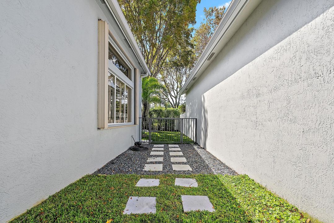 Active With Contract: $629,000 (3 beds, 2 baths, 1970 Square Feet)