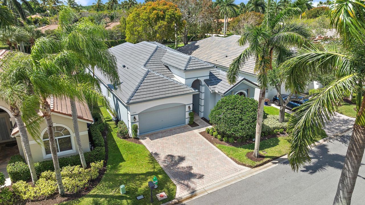 Active With Contract: $629,000 (3 beds, 2 baths, 1970 Square Feet)