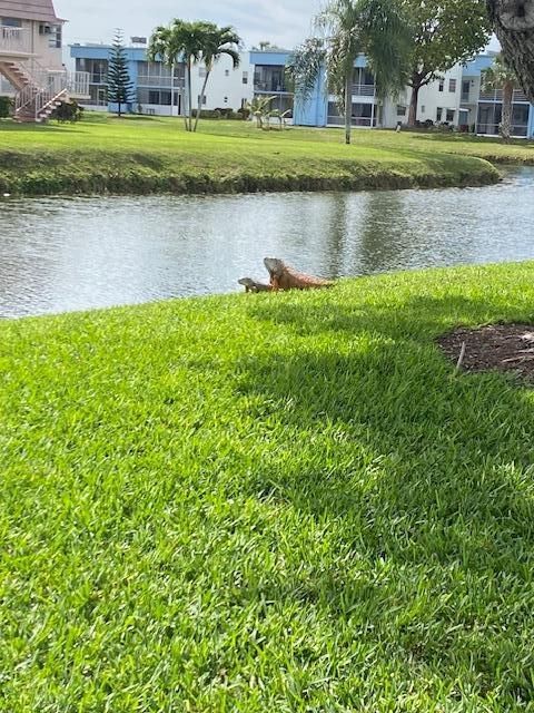 For Sale: $76,999 (2 beds, 2 baths, 880 Square Feet)