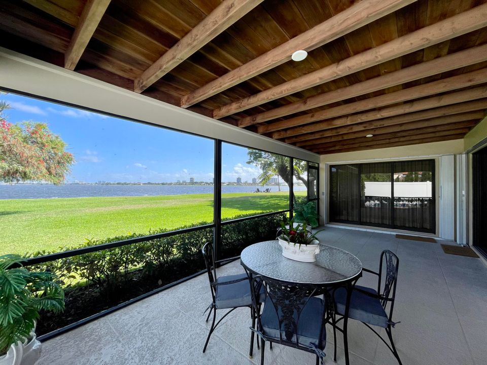 En Venta: $1,349,000 (4 camas, 3 baños, 2463 Pies cuadrados)