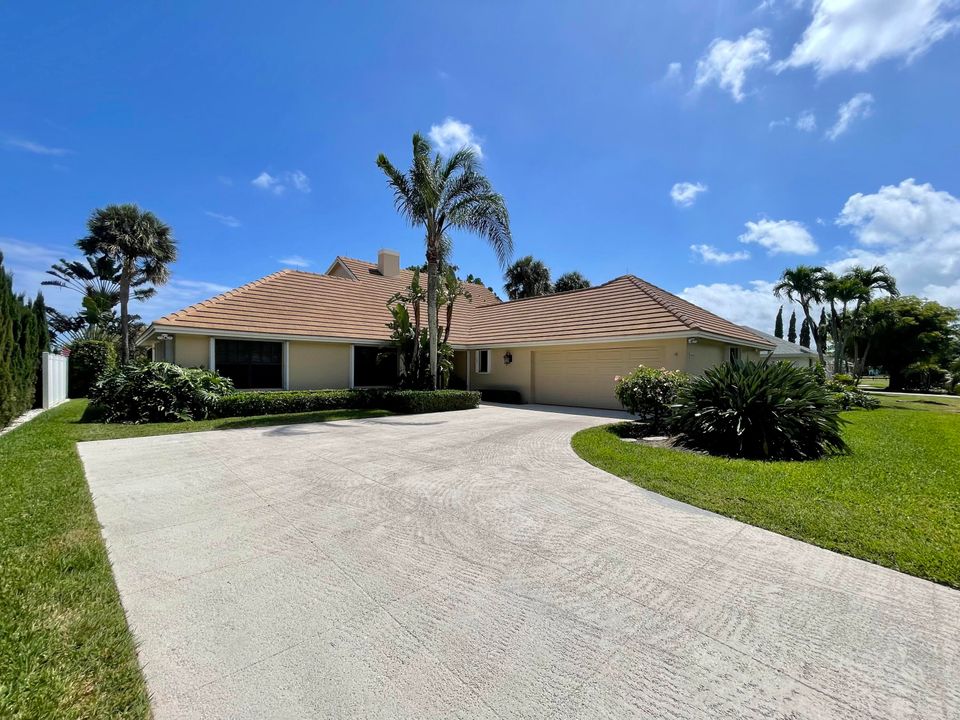 En Venta: $1,349,000 (4 camas, 3 baños, 2463 Pies cuadrados)