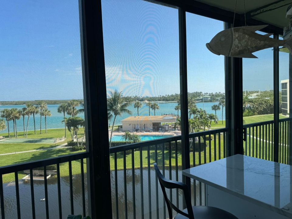 合同活跃: $5,000 (2 贝兹, 2 浴室, 1272 平方英尺)