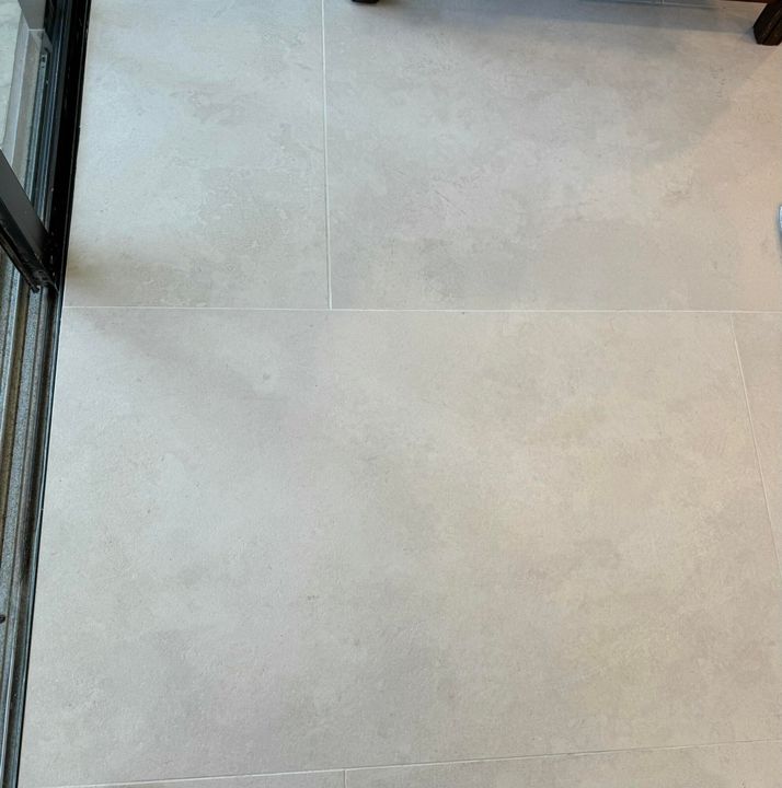 合同活跃: $5,000 (2 贝兹, 2 浴室, 1272 平方英尺)