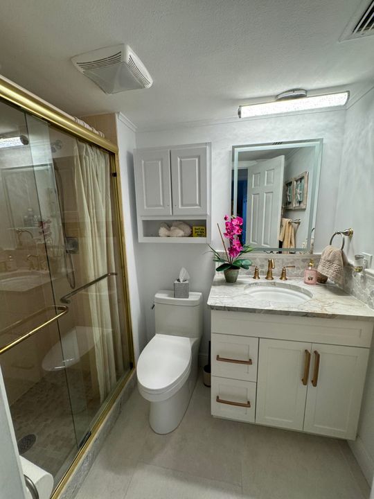 合同活跃: $5,000 (2 贝兹, 2 浴室, 1272 平方英尺)