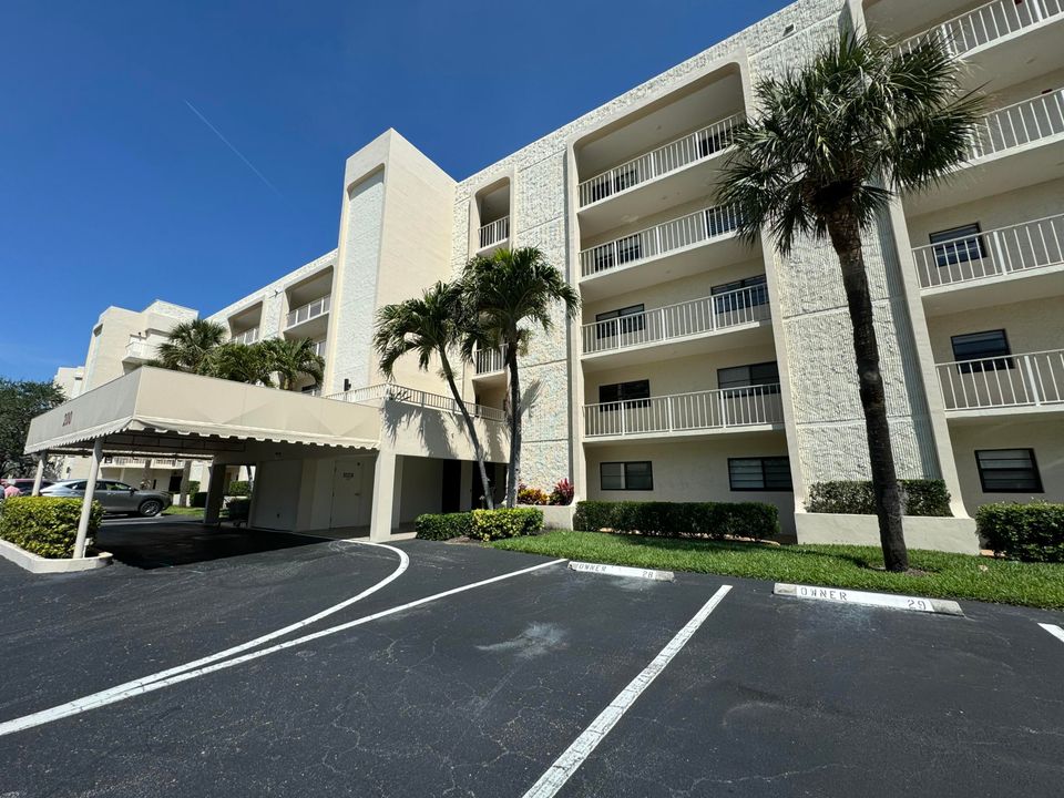 合同活跃: $5,000 (2 贝兹, 2 浴室, 1272 平方英尺)