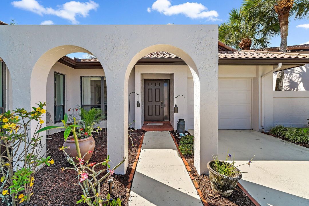 For Sale: $389,000 (3 beds, 2 baths, 1546 Square Feet)