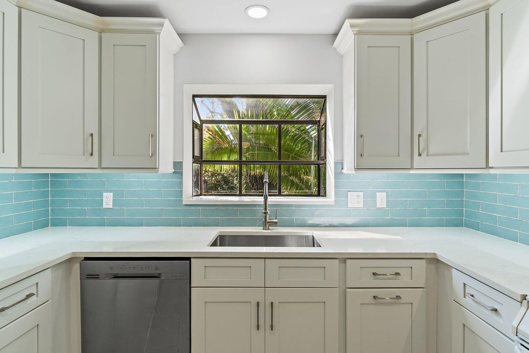 For Sale: $389,000 (3 beds, 2 baths, 1546 Square Feet)