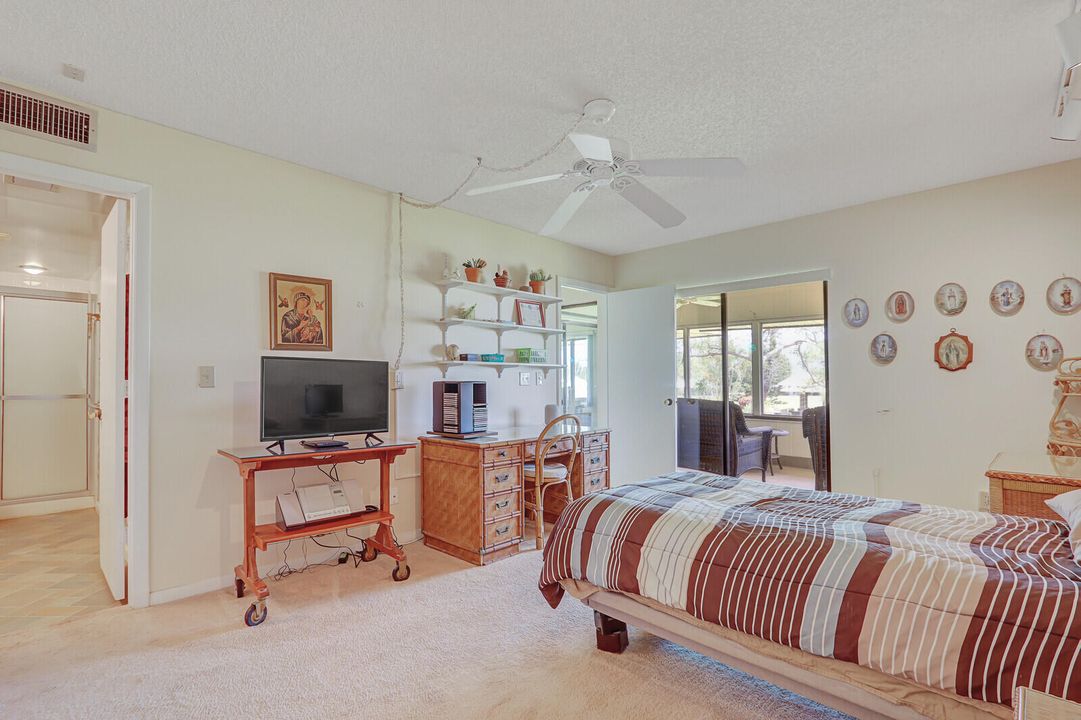 For Sale: $140,000 (2 beds, 2 baths, 1044 Square Feet)