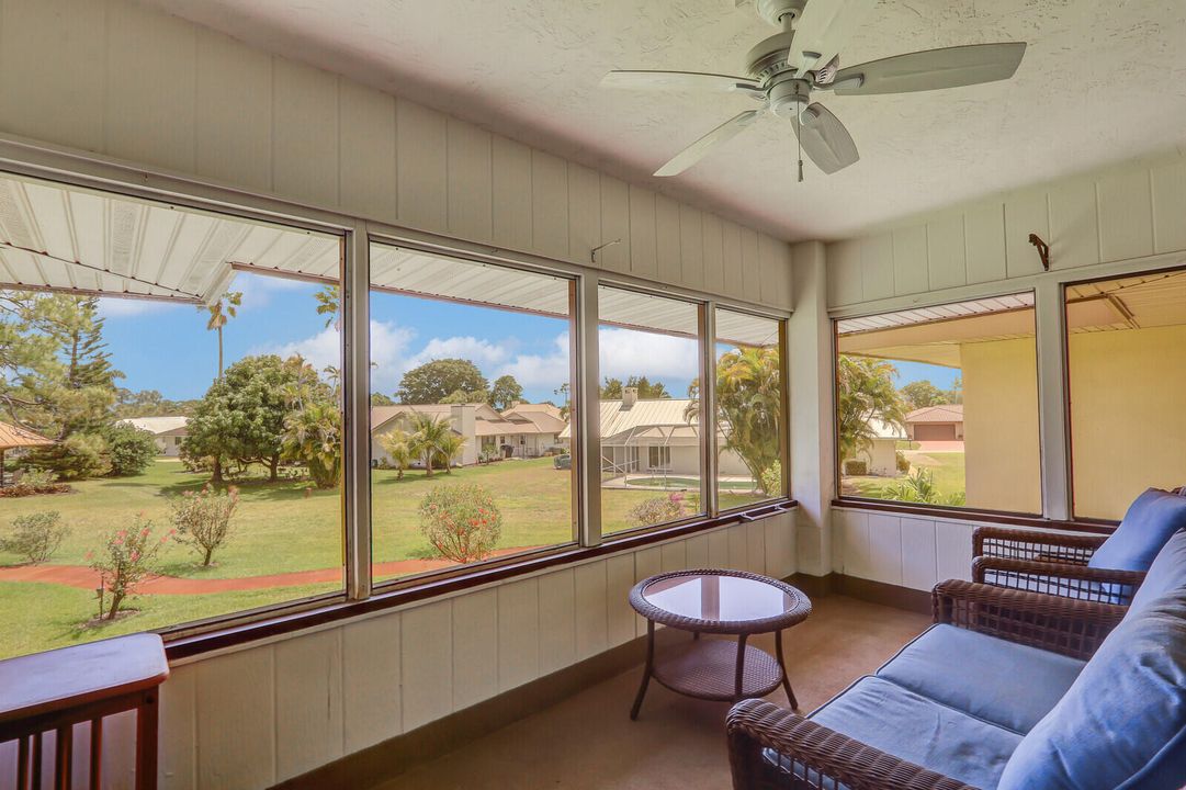 For Sale: $140,000 (2 beds, 2 baths, 1044 Square Feet)