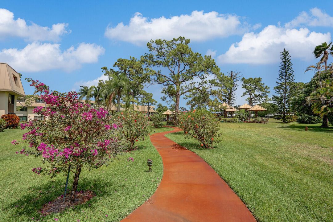 For Sale: $140,000 (2 beds, 2 baths, 1044 Square Feet)