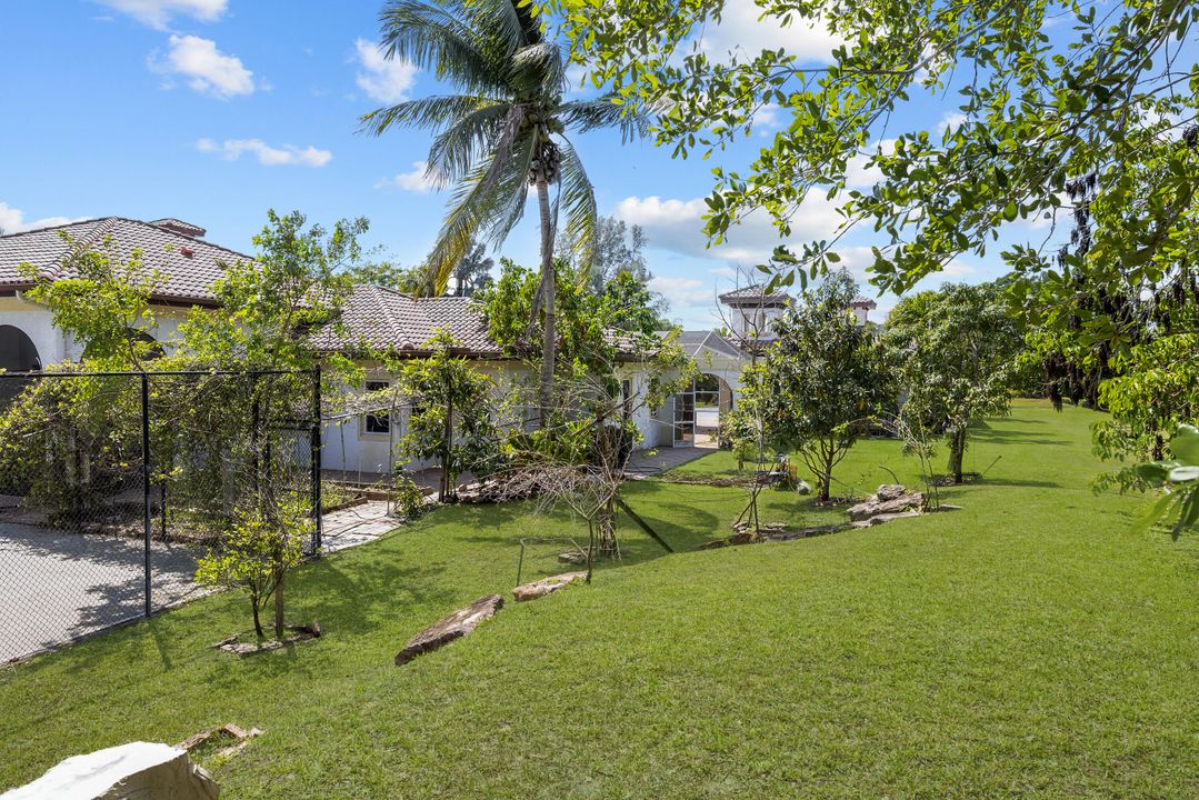 For Sale: $5,400,000 (5 beds, 6 baths, 6901 Square Feet)