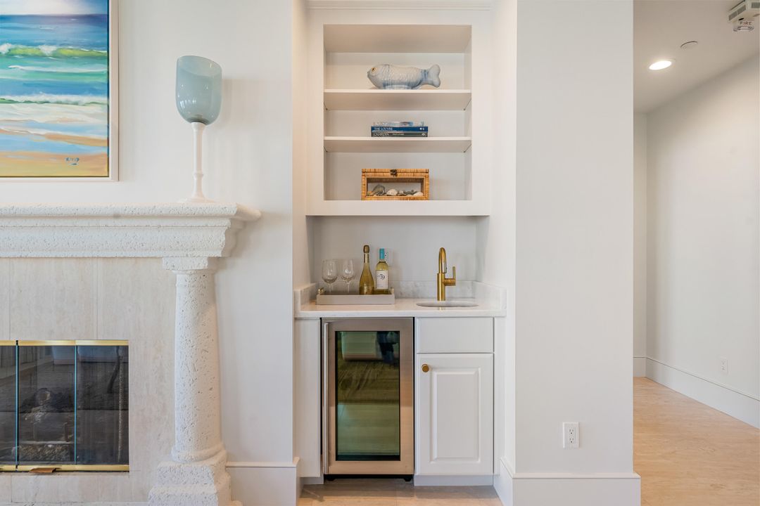 Active With Contract: $3,300,000 (3 beds, 2 baths, 3309 Square Feet)