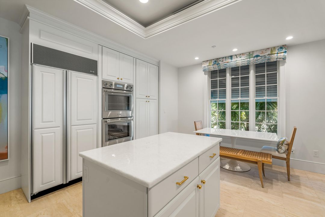 Active With Contract: $3,300,000 (3 beds, 2 baths, 3309 Square Feet)