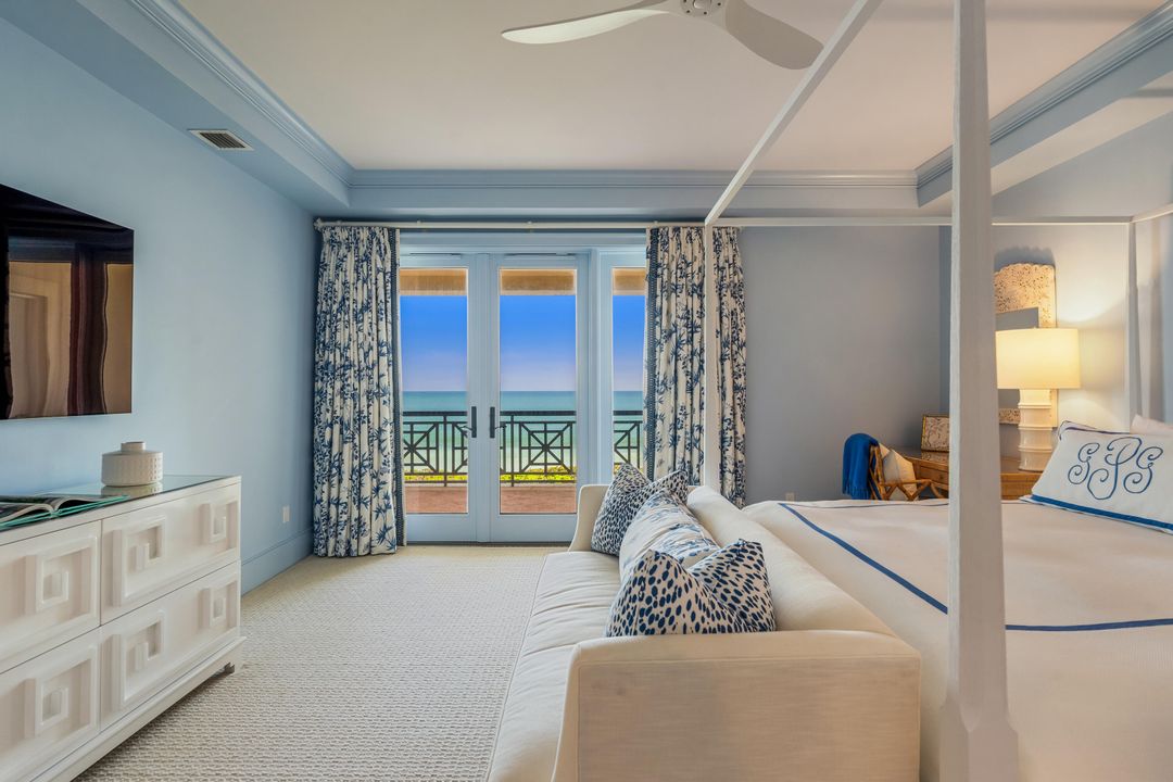 Active With Contract: $3,300,000 (3 beds, 2 baths, 3309 Square Feet)