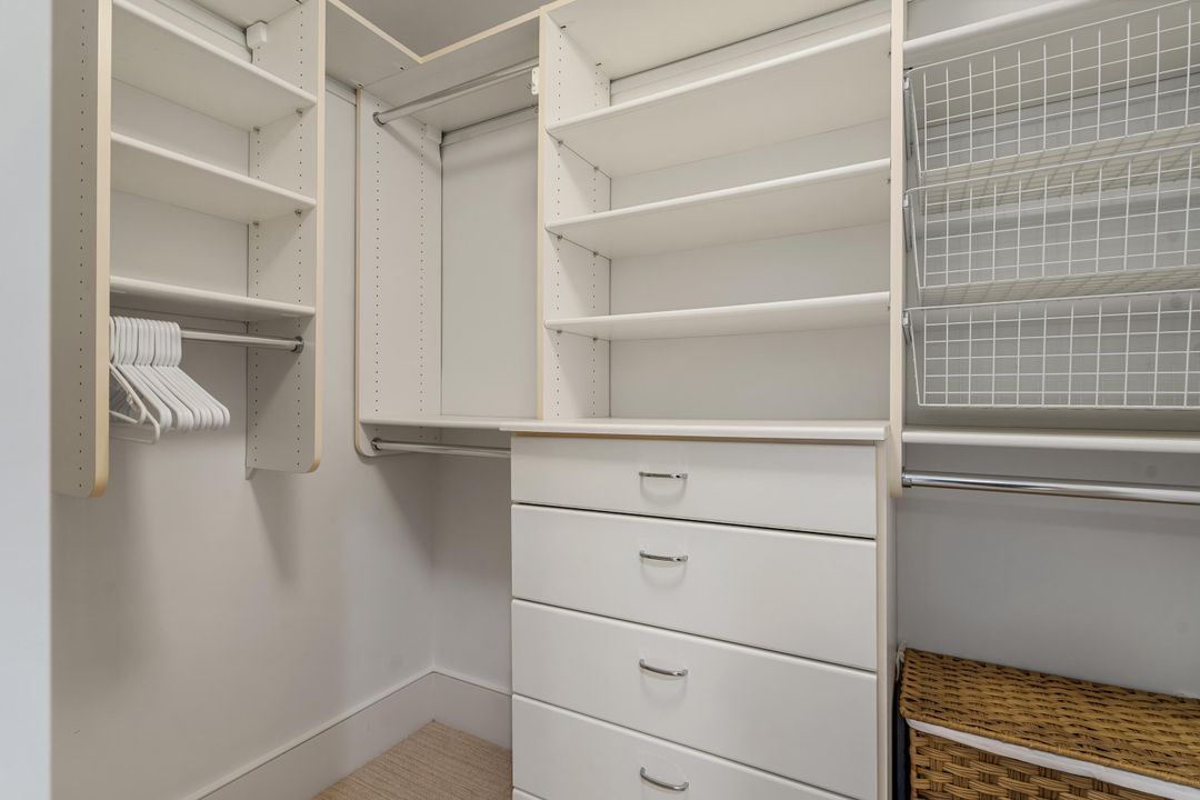 Active With Contract: $3,300,000 (3 beds, 2 baths, 3309 Square Feet)