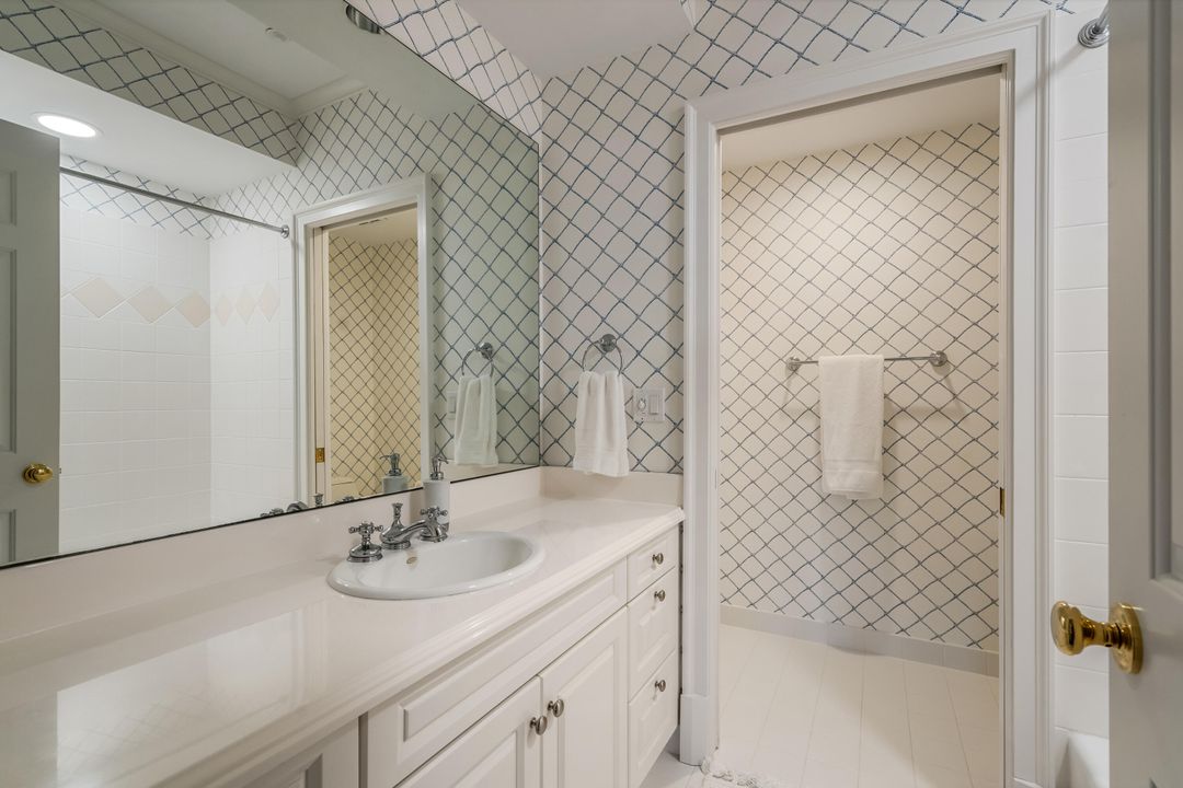 Active With Contract: $3,300,000 (3 beds, 2 baths, 3309 Square Feet)