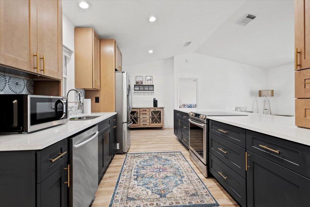 Recently Sold: $375,000 (3 beds, 2 baths, 1483 Square Feet)