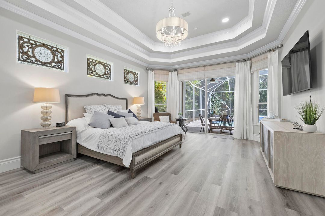 合同活跃: $16,000 (4 贝兹, 4 浴室, 3280 平方英尺)