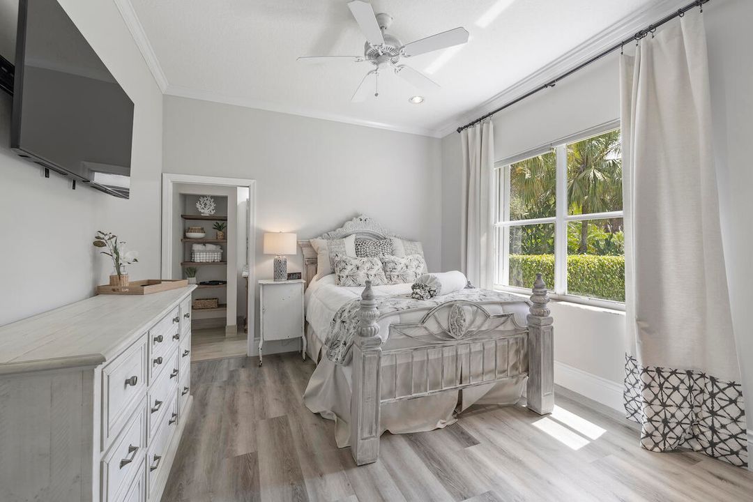 合同活跃: $16,000 (4 贝兹, 4 浴室, 3280 平方英尺)