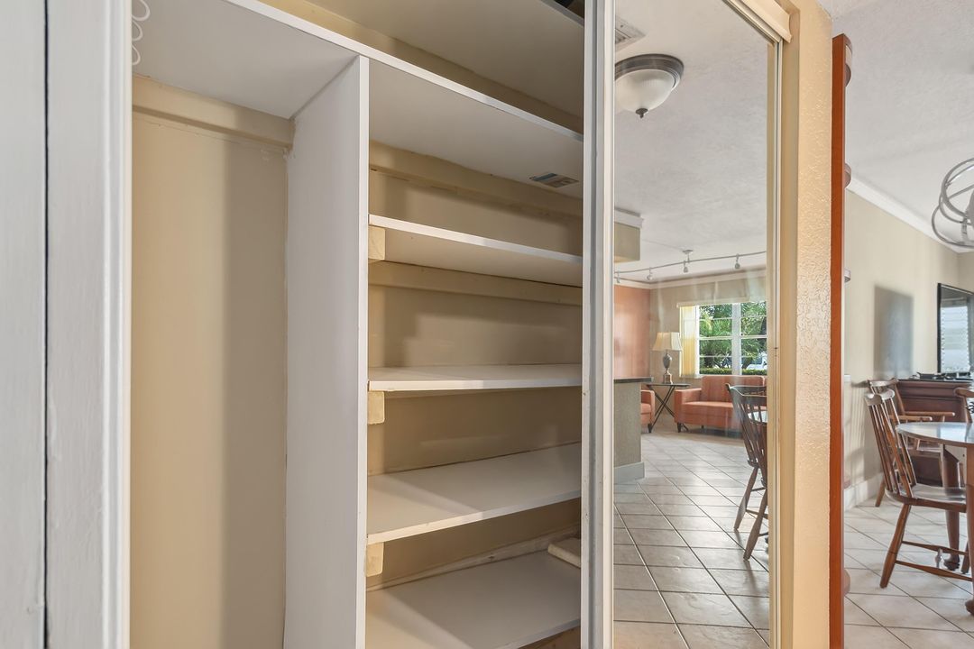 待售: $72,000 (1 贝兹, 1 浴室, 720 平方英尺)