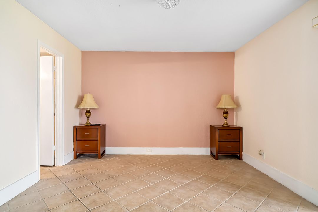 待售: $72,000 (1 贝兹, 1 浴室, 720 平方英尺)