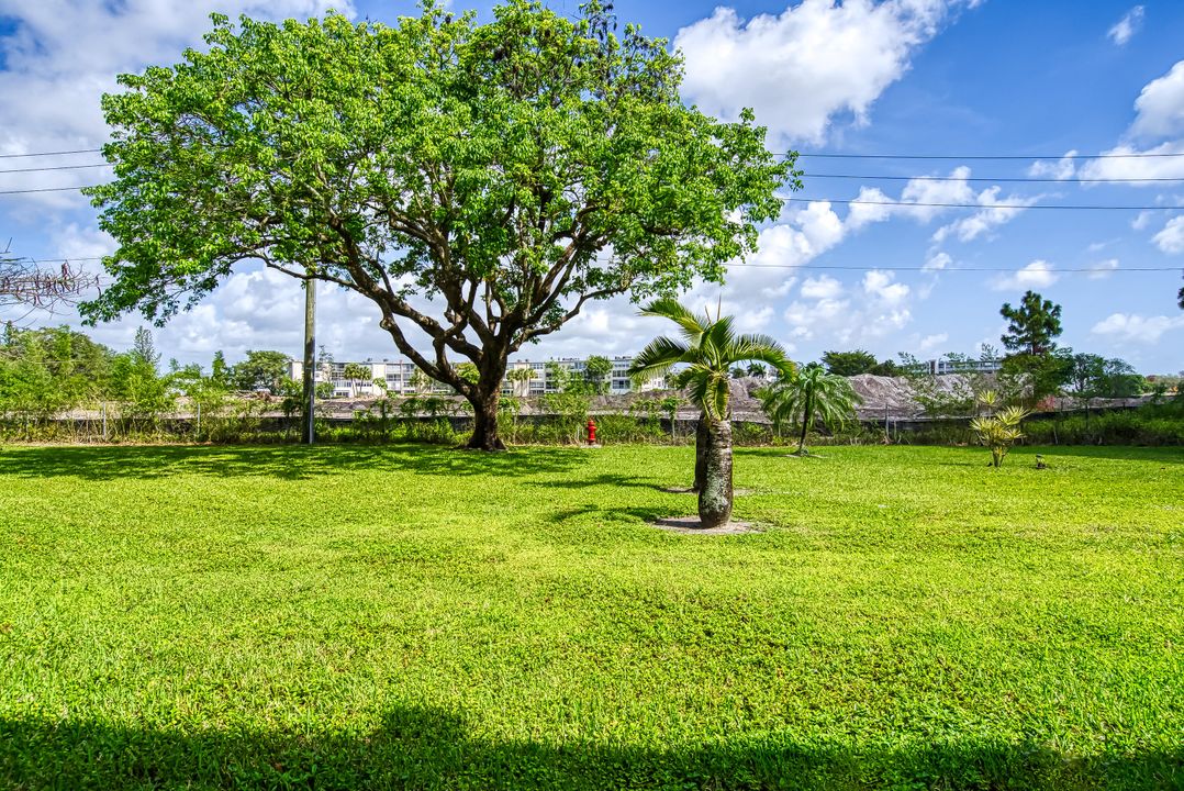 待售: $72,000 (1 贝兹, 1 浴室, 720 平方英尺)