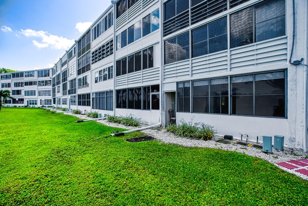 待售: $72,000 (1 贝兹, 1 浴室, 720 平方英尺)