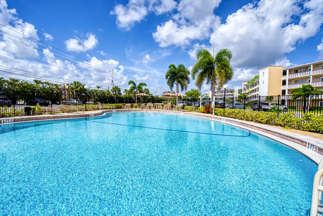 待售: $72,000 (1 贝兹, 1 浴室, 720 平方英尺)