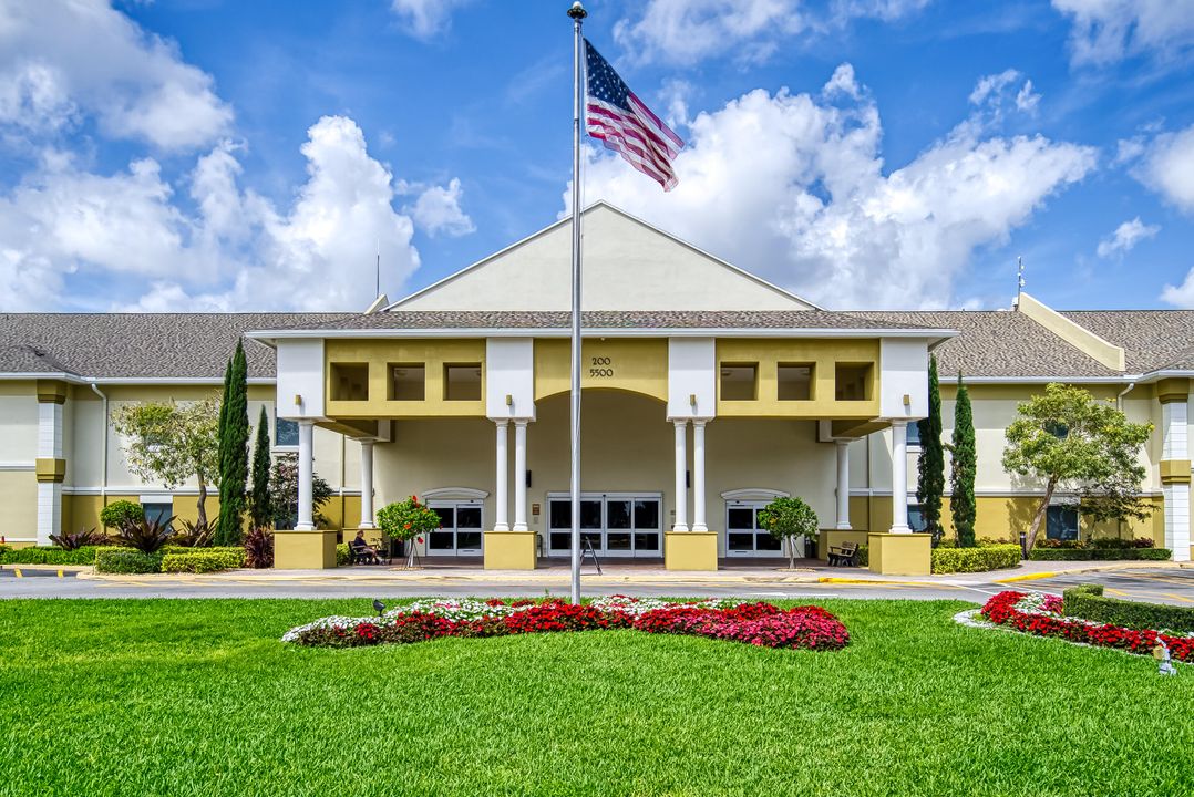 待售: $72,000 (1 贝兹, 1 浴室, 720 平方英尺)