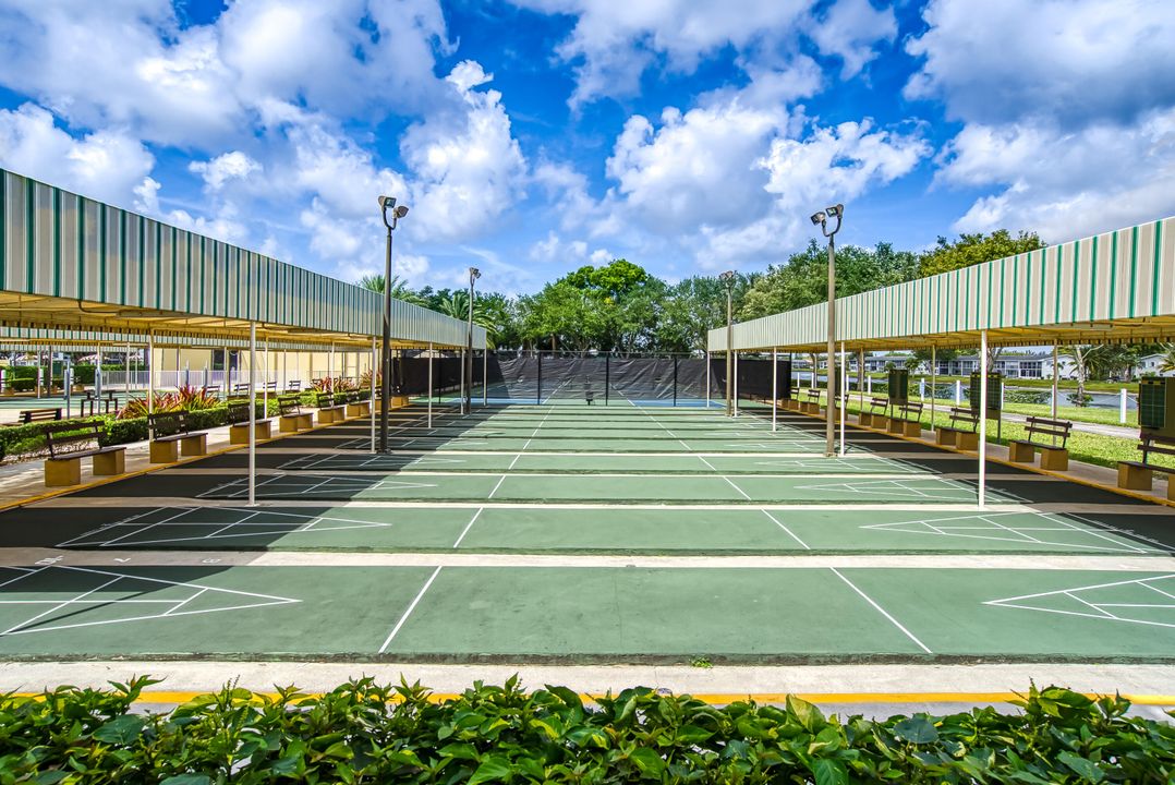 待售: $72,000 (1 贝兹, 1 浴室, 720 平方英尺)