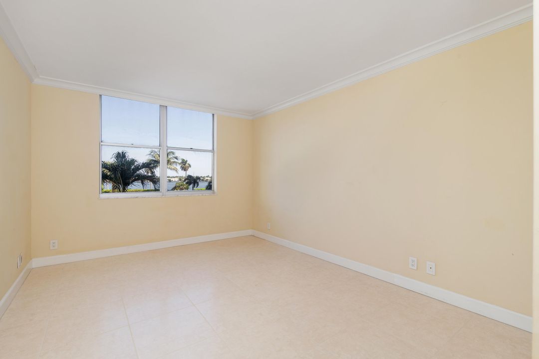 For Sale: $649,000 (2 beds, 2 baths, 1348 Square Feet)