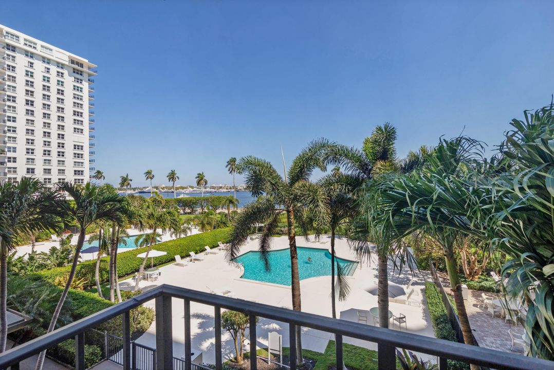 For Sale: $649,000 (2 beds, 2 baths, 1348 Square Feet)