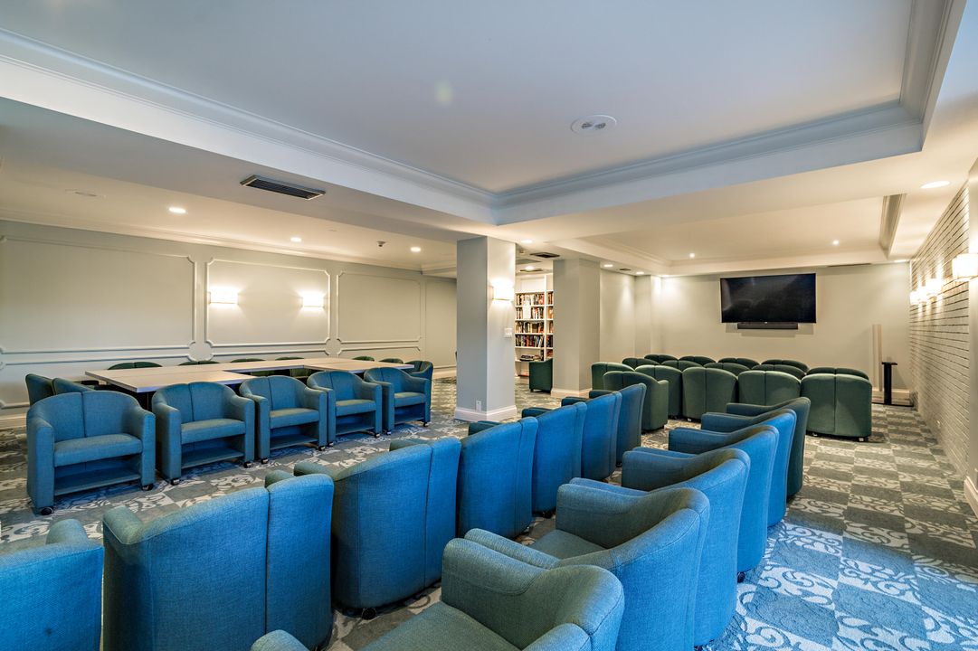 For Sale: $649,000 (2 beds, 2 baths, 1348 Square Feet)