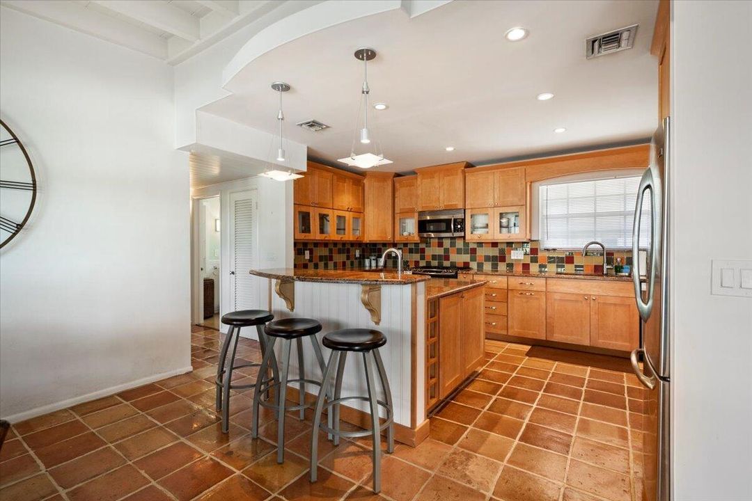 For Rent: $5,500 (2 beds, 2 baths, 1574 Square Feet)