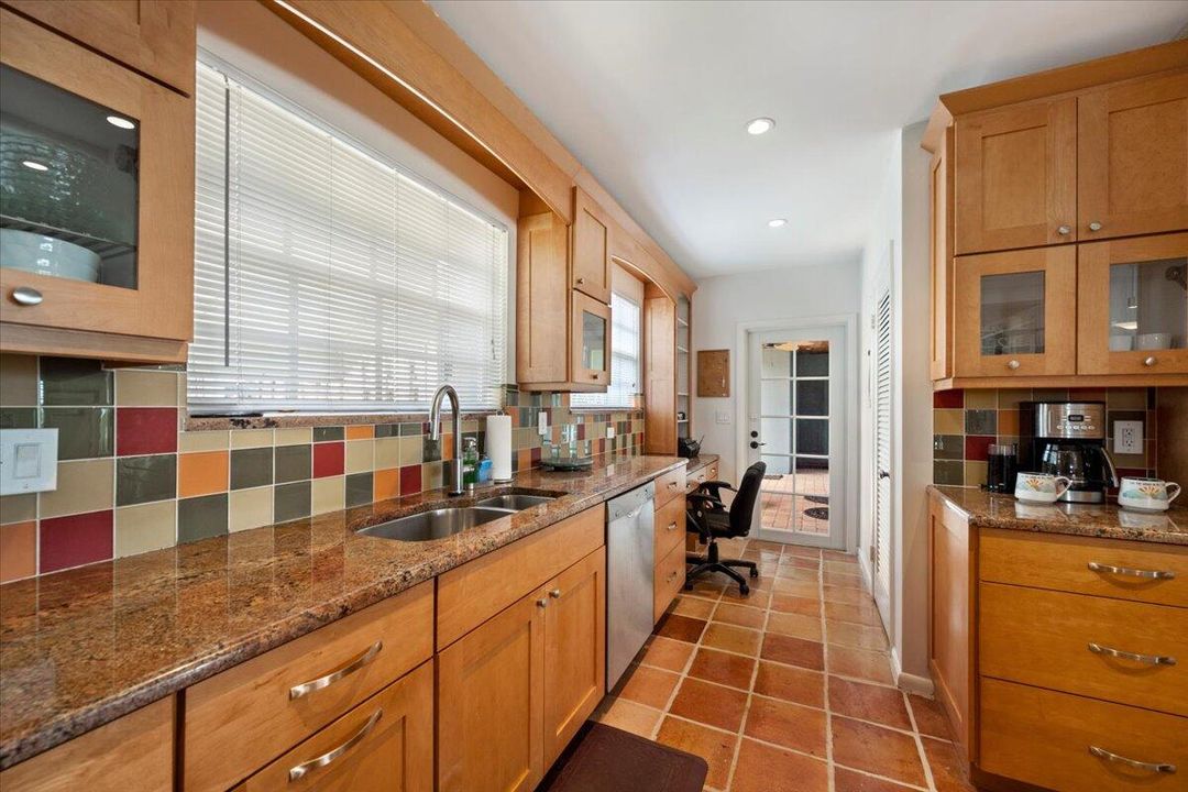 For Rent: $5,500 (2 beds, 2 baths, 1574 Square Feet)