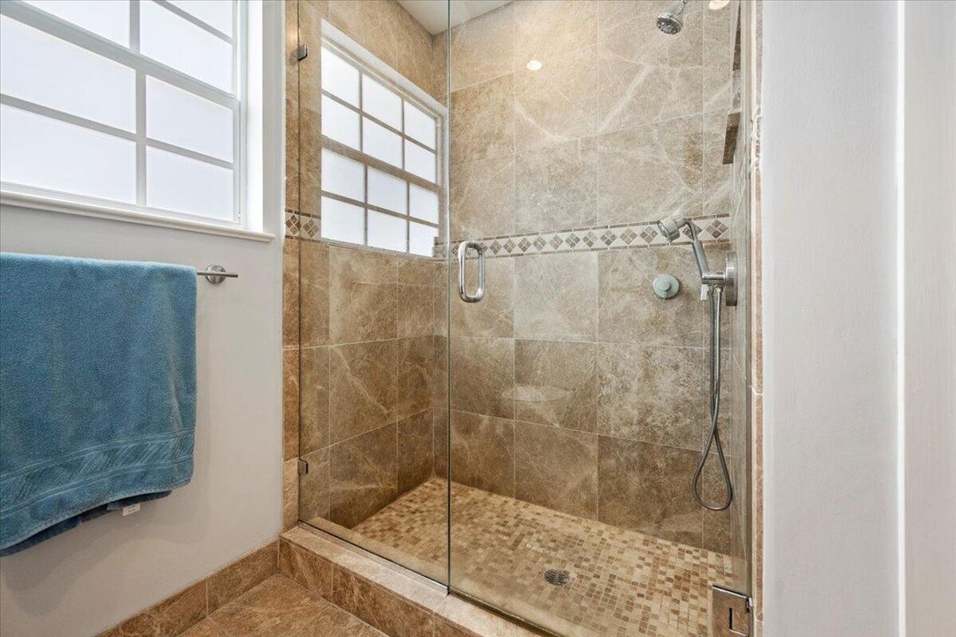 For Rent: $5,500 (2 beds, 2 baths, 1574 Square Feet)