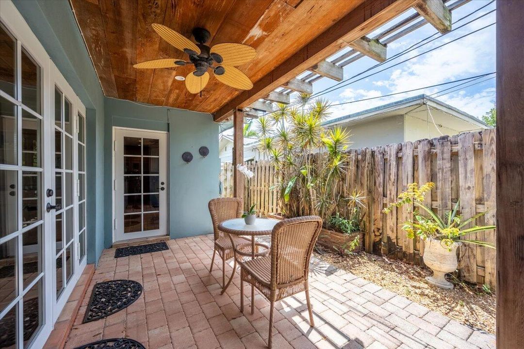 For Rent: $5,500 (2 beds, 2 baths, 1574 Square Feet)