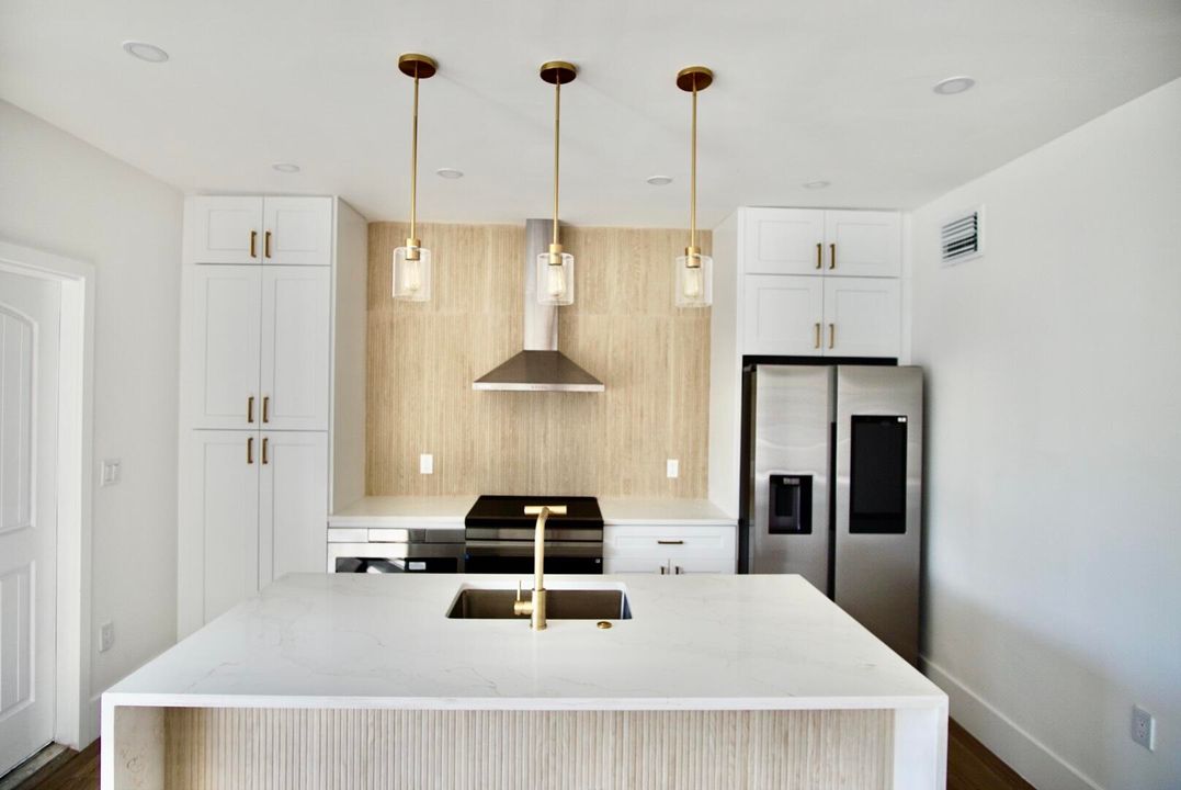 Recently Rented: $3,800 (5 beds, 3 baths, 2032 Square Feet)