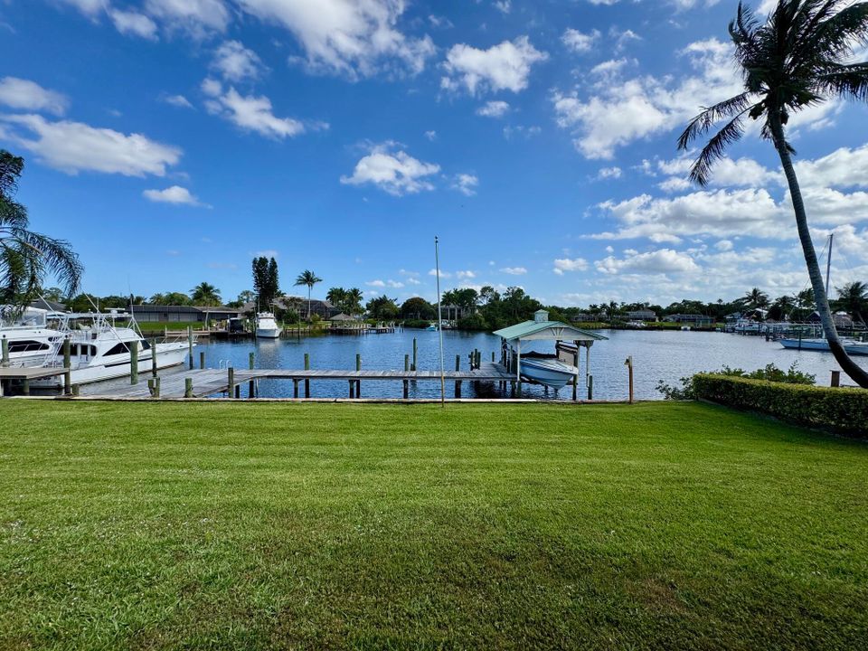 Activo con contrato: $999,000 (4 camas, 3 baños, 2759 Pies cuadrados)