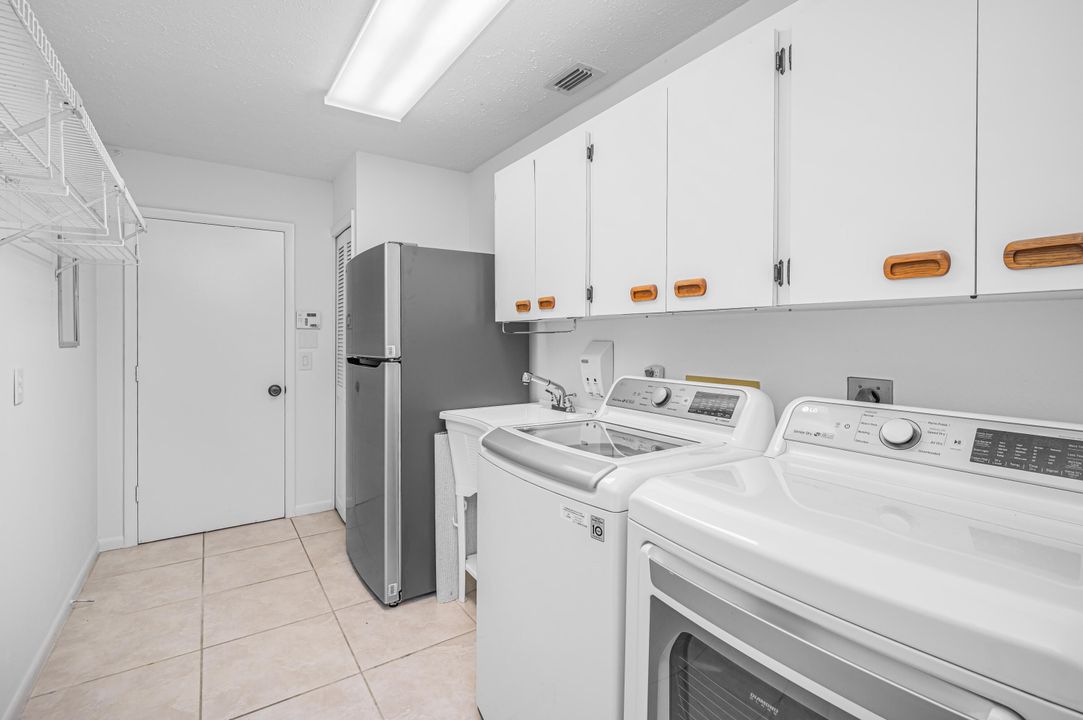 Activo con contrato: $999,000 (4 camas, 3 baños, 2759 Pies cuadrados)