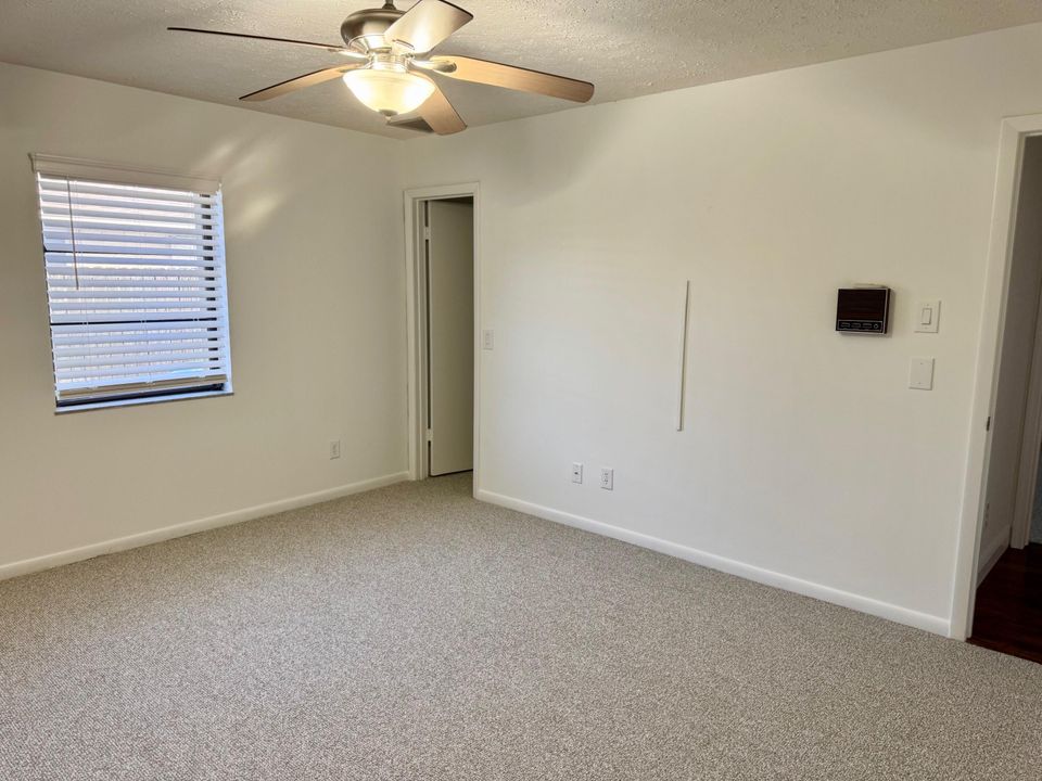 Activo con contrato: $999,000 (4 camas, 3 baños, 2759 Pies cuadrados)