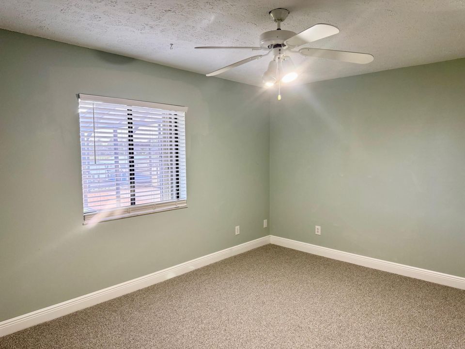 Activo con contrato: $999,000 (4 camas, 3 baños, 2759 Pies cuadrados)