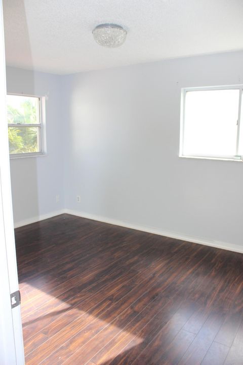 For Sale: $450,000 (3 beds, 2 baths, 1680 Square Feet)