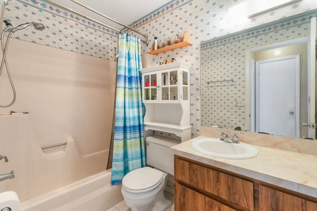 На продажу: $208,888 (1 спален, 1 ванн, 700 Квадратных фут)